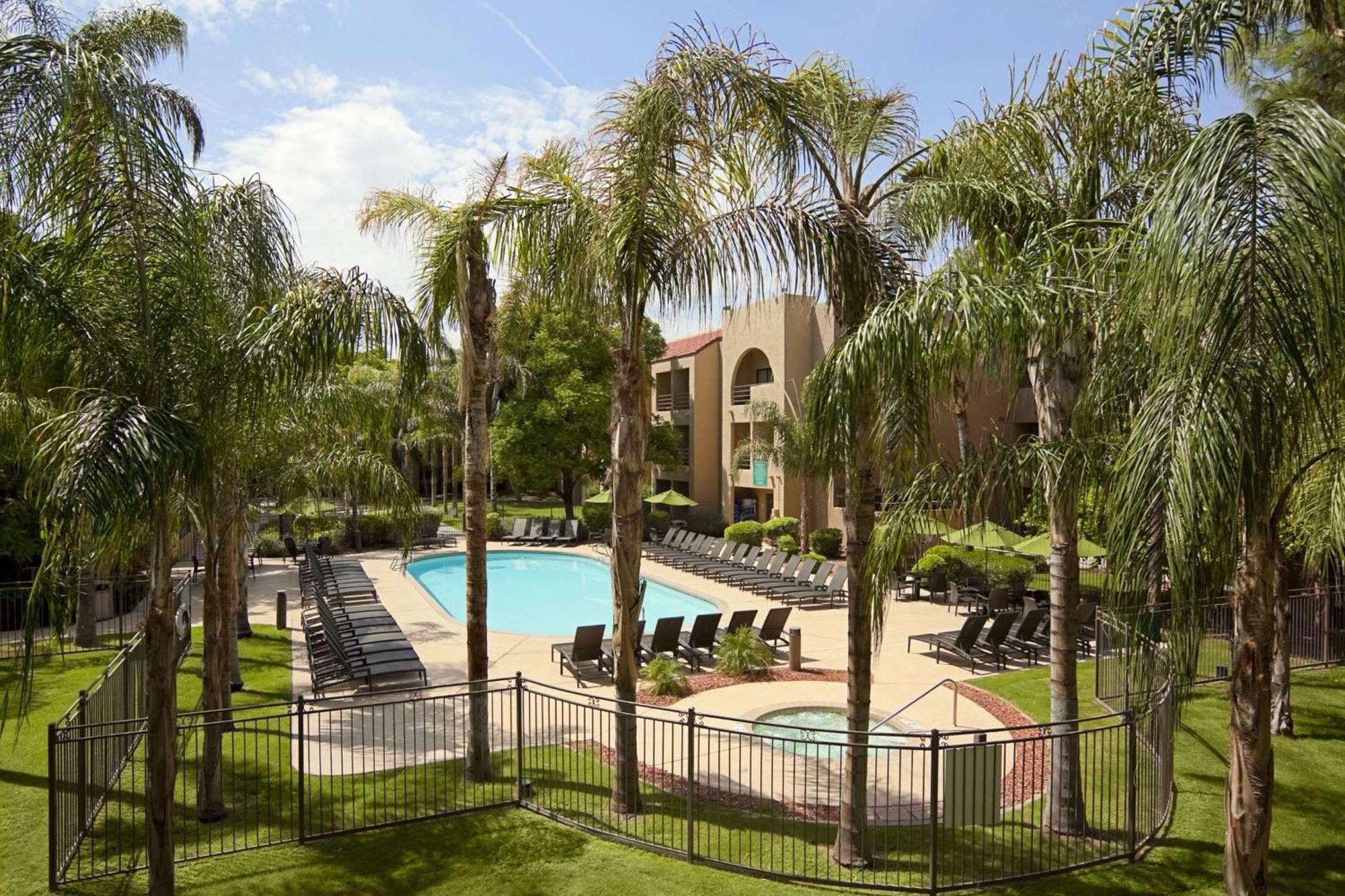 Embassy Suites By Hilton Phoenix Tempe Exterior foto